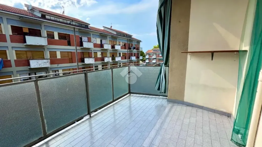 Balcon - Restored 4-Bedroom Flat with Balcony in Torino