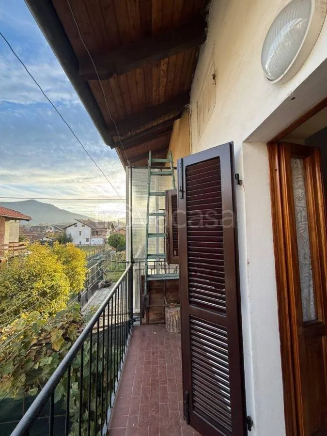 Balcon - Charming Cottage with Balcony in Reano