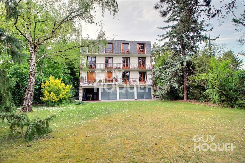 Aed - Duplex with Shared Garden in Chaville