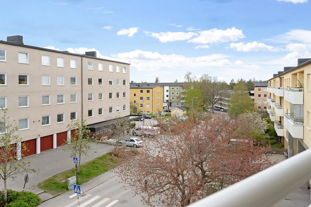 Balcony - Modern Apartment with South-Facing Balcony in Huddinge