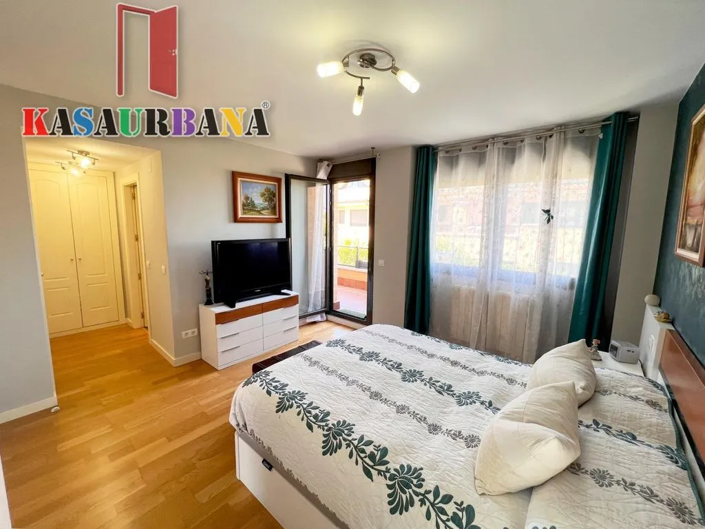 Magamistoad - Terraced House with Pool in Hospital