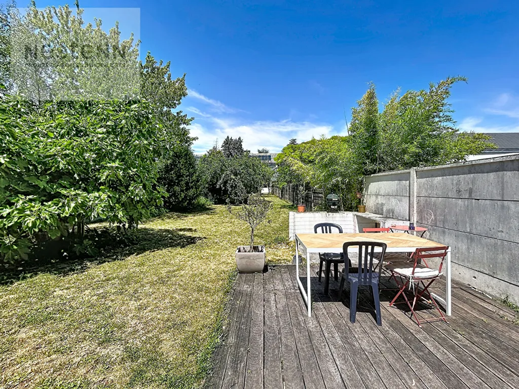 Giardino - 1920s Townhouse with Garden in Orleans