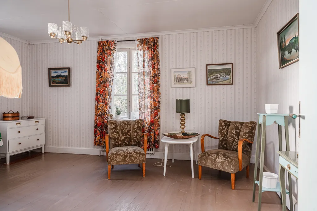 Bedrooms - Charming Cottage with Garden in Resele