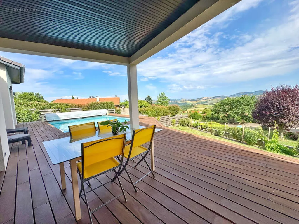 Terrazza - Contemporary House with Pool in Saint-Joseph
