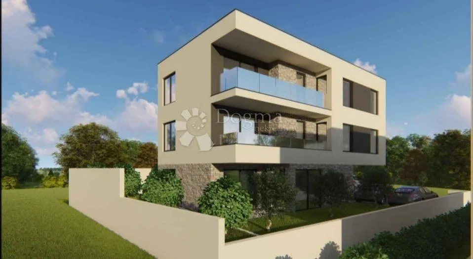Modern Ground Floor Apartment with Balcony in Medulin