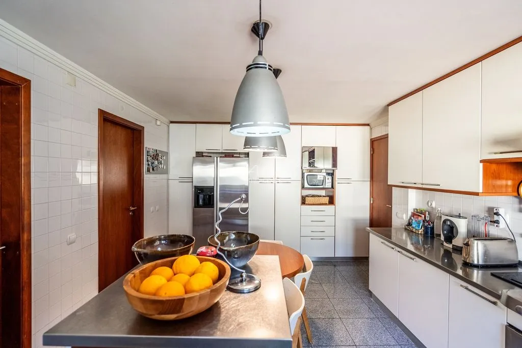 Cuisine - Luxury Villa with Pool in Guia, Lisbon