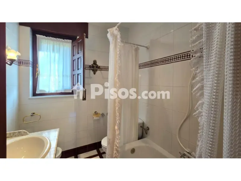 Bathrooms - Stone Cottage with Character in Entrambasaguas