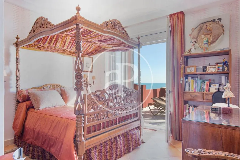 Chambres - Luxury Villa with Seafront Views in Burriana