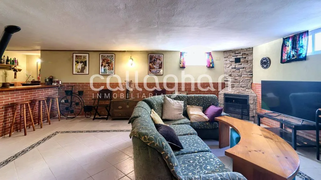 Living Room - Luxury Detached House with Pool in Paterna
