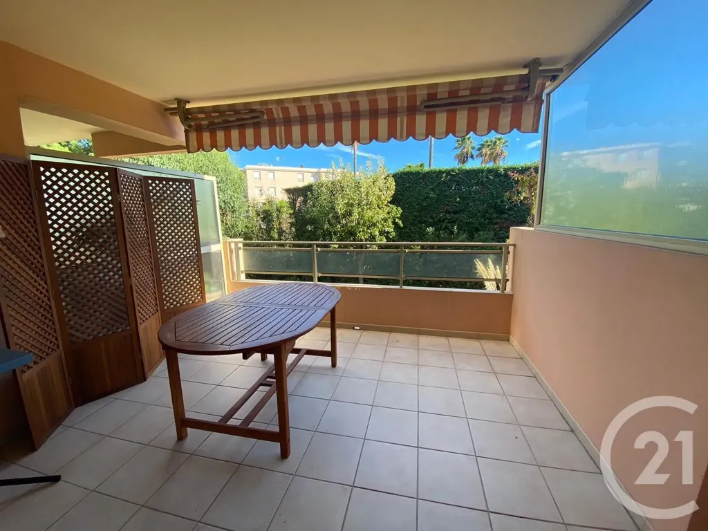 Terrasse - Appartement T3 avec Piscine à Antibes