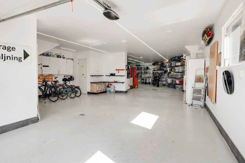 Garage - Modern Apartment with Sea View in Billdal