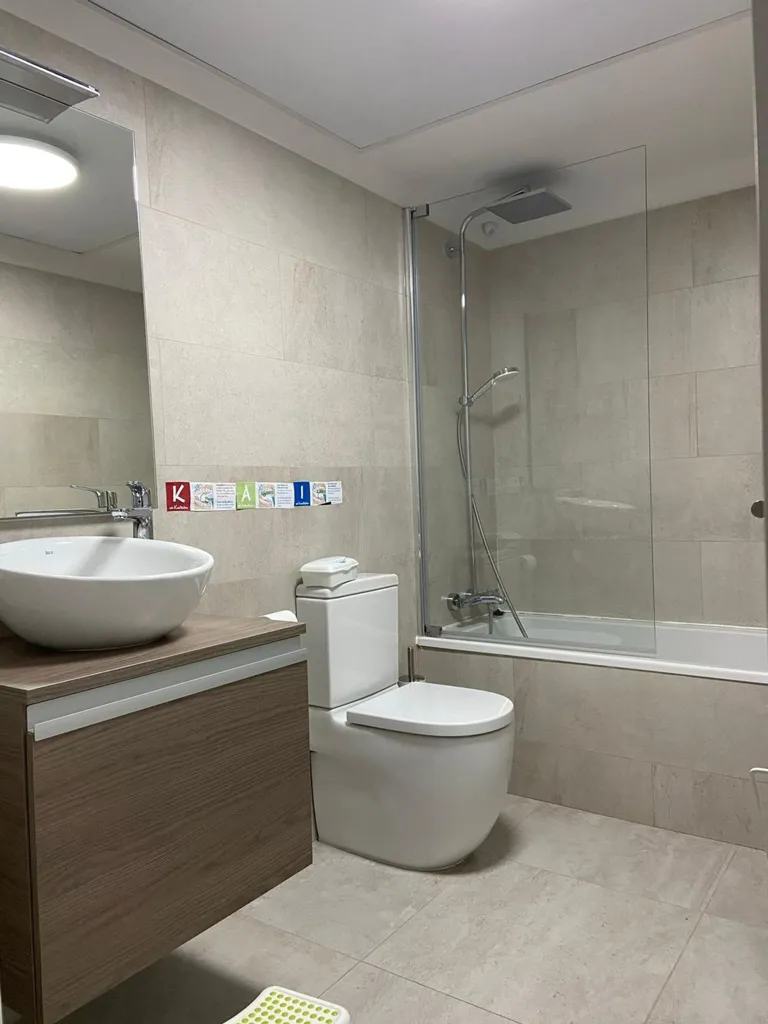 Bagni - Luxury Apartment with Terrace in Montecarmelo, Madrid