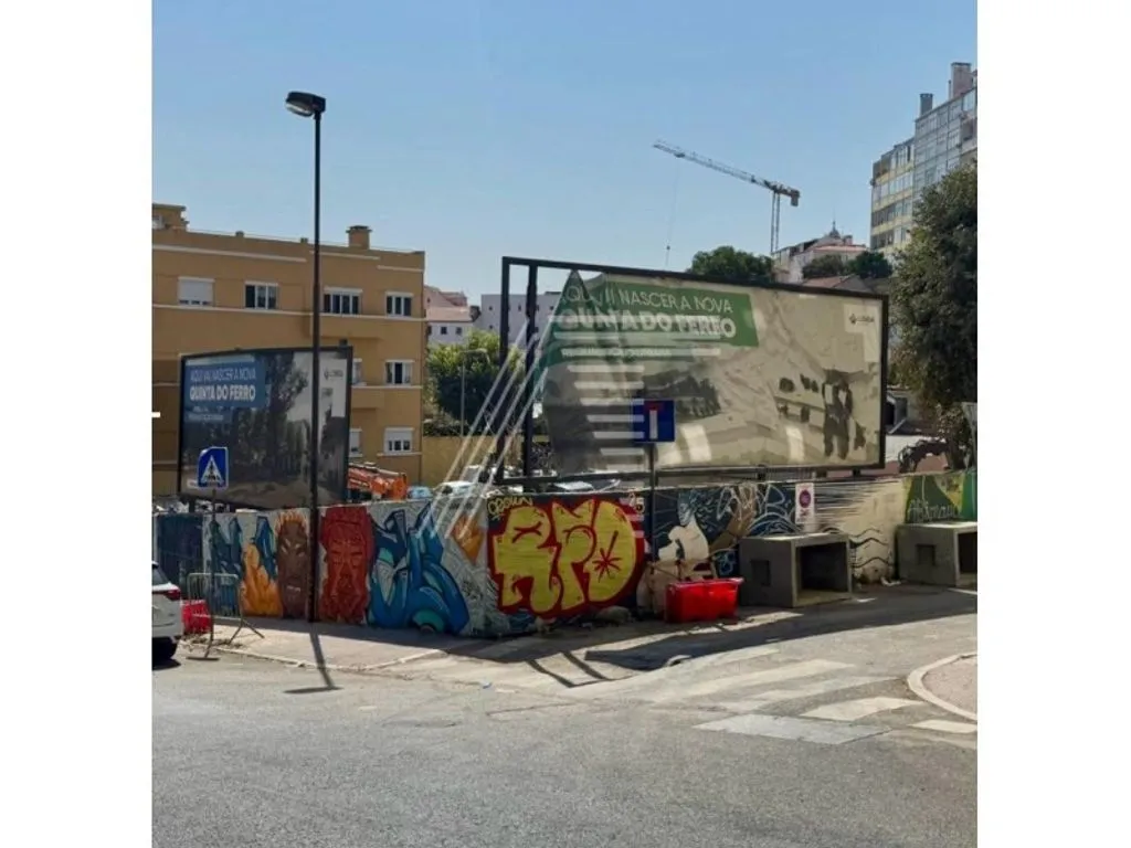 Jardin - Luxury Apartment Complex for Re-development in Lisbon