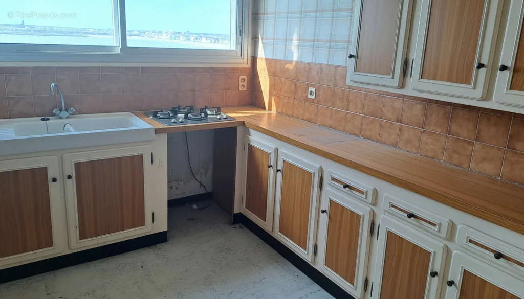 Köök - Apartment with Sea View in St-Georges