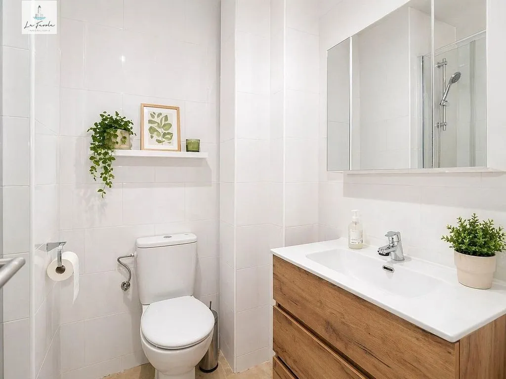 Salles de bain - 3-Bedroom Apartment with Terrace in Huelin