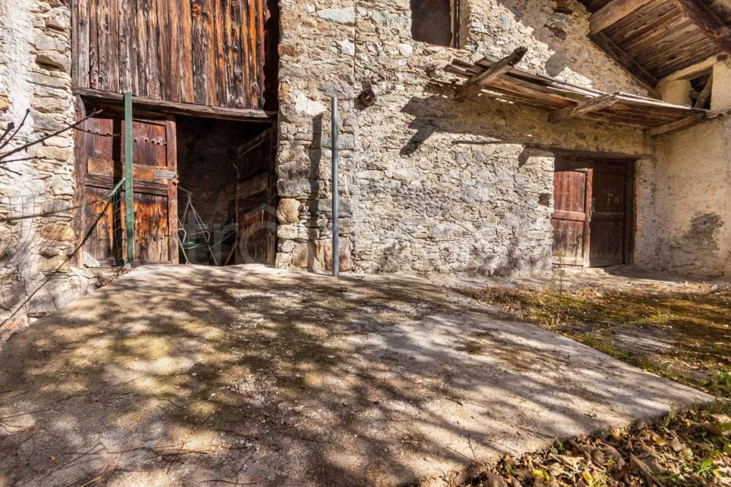 Aed - Rustic Baita with Garden in Acceglio