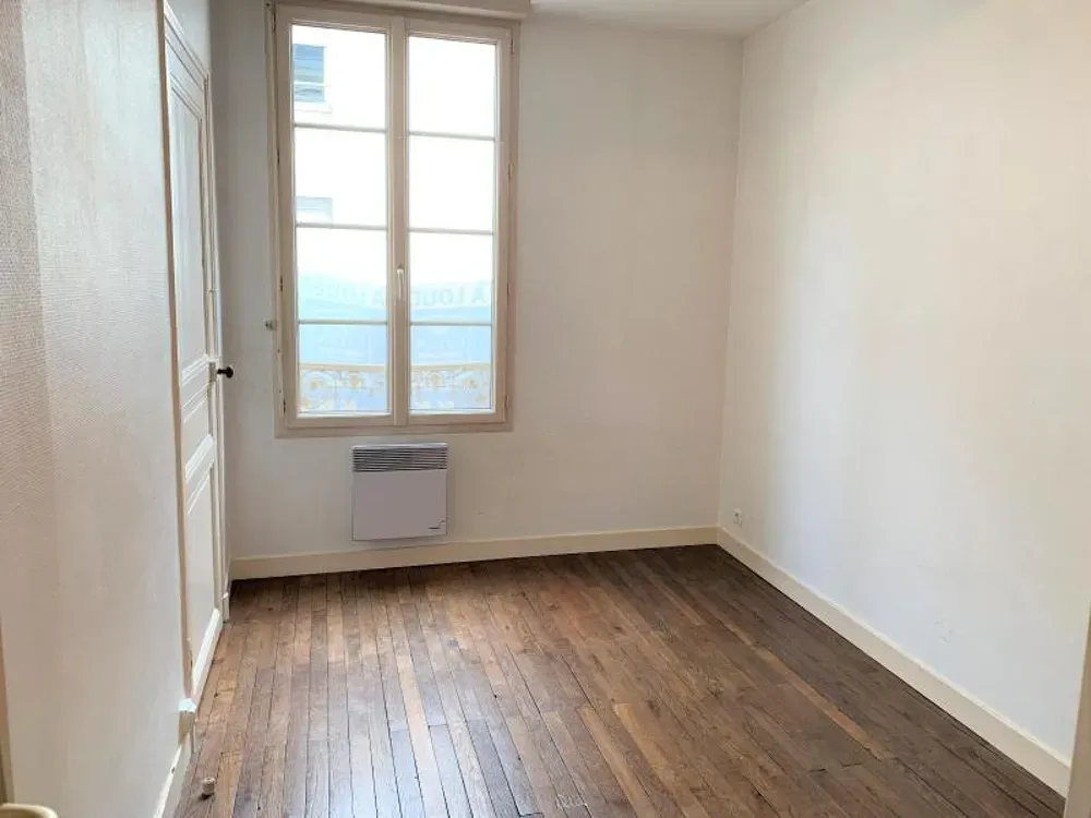 Toad - Bright 2-Bedroom Apartment in Central Angers