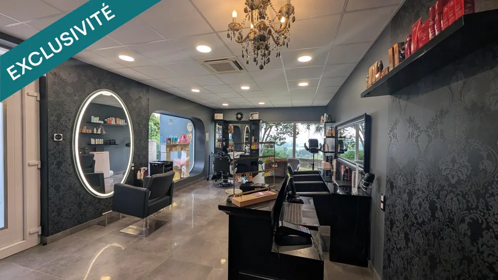 Pièces - Salon de Coiffure avec Jardin à Castelnau sur Gupie