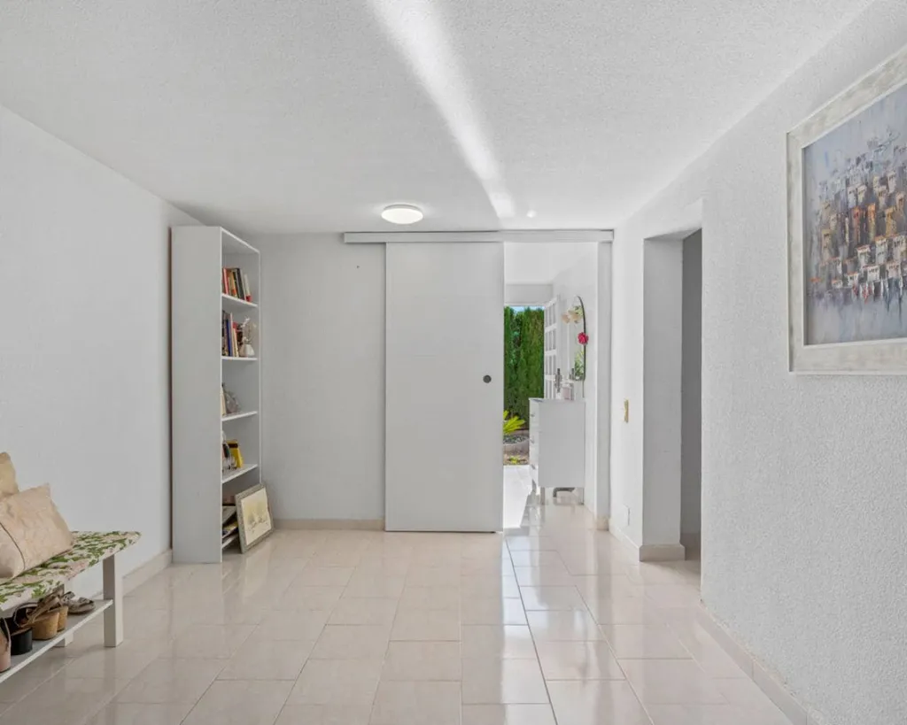 hallway_entrance