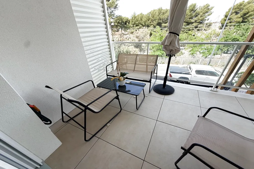 Rõdu - T3 Apartment with Terrace in Rognac
