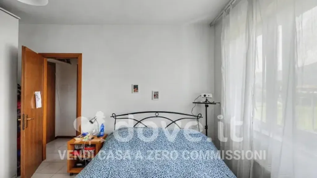 Magamistoad - Apartment with Balcony and Pool View in Porto Valtravaglia