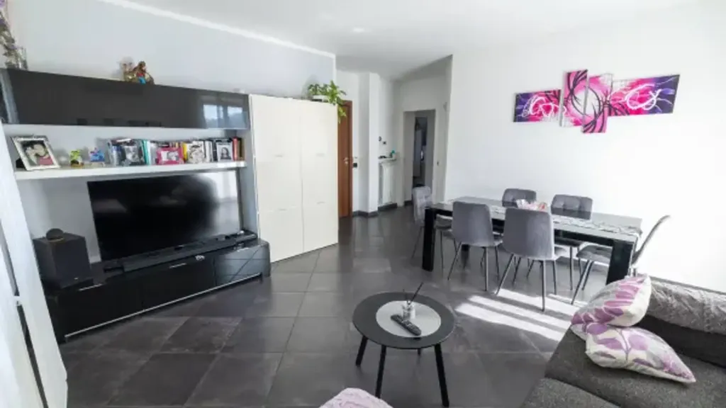 Elutuba - Ground Floor Apartment with Garden in Cameri