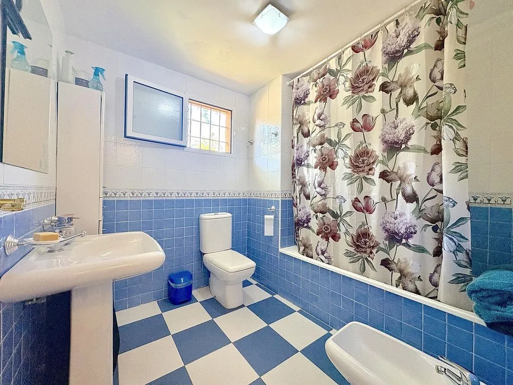 Bagni - Corner Apartment with Pool in Marbella