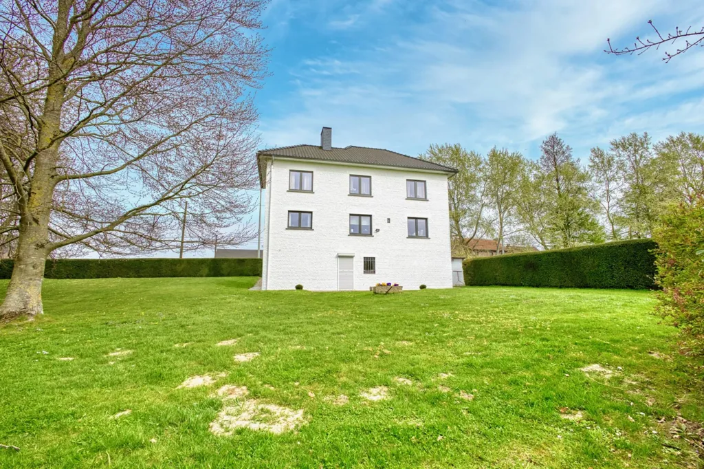 Extérieur - Maison 4 Côtés avec Jardin sur 20 Acres près de la Côte
