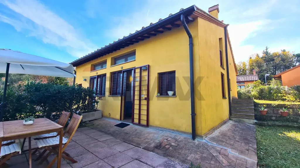 Terrass - Bifamiliar Villa with Garden in Gambassi Terme