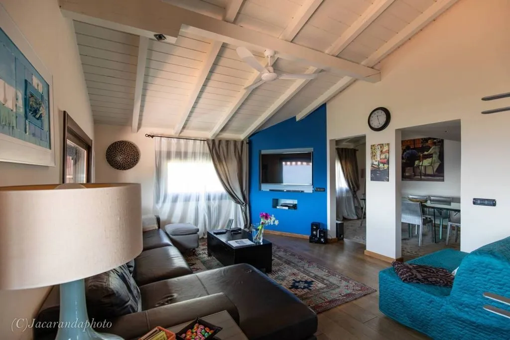 Elutuba - Luxury Villa with Pool in Podenzana