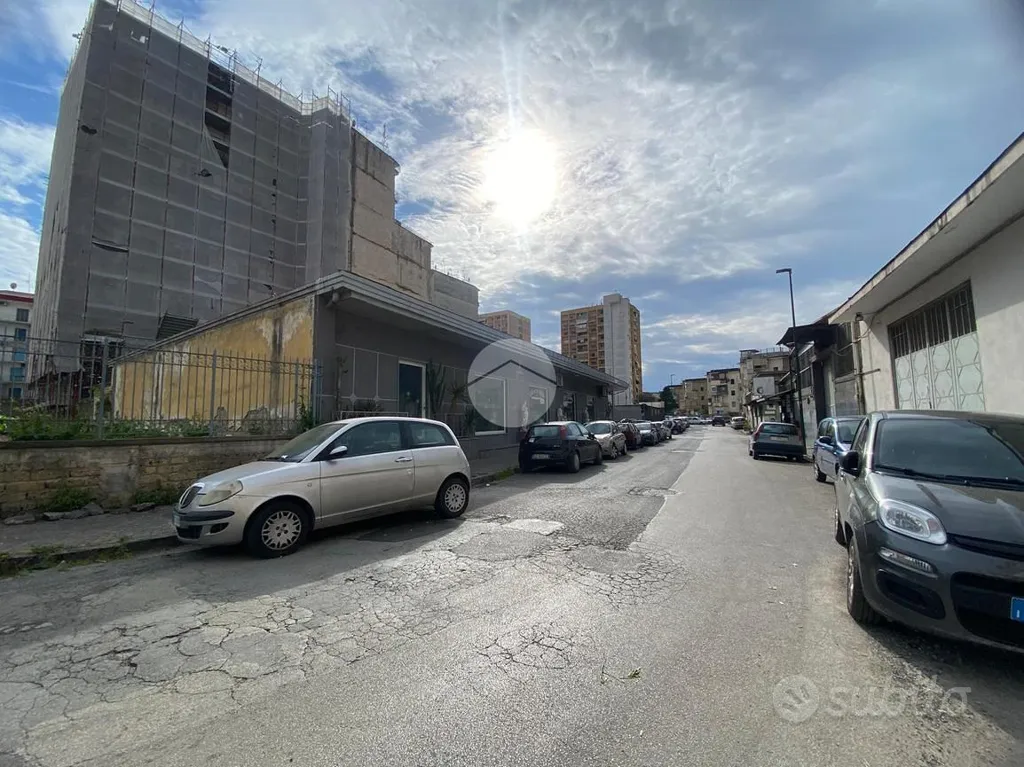 Extérieur - 3-Room Apartment with Balcony in Naples