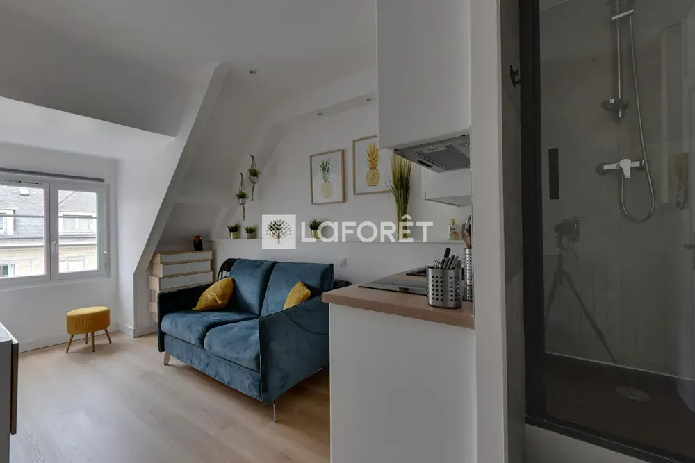 Living Room - Studio with Balcony in Vaucelles, Caen