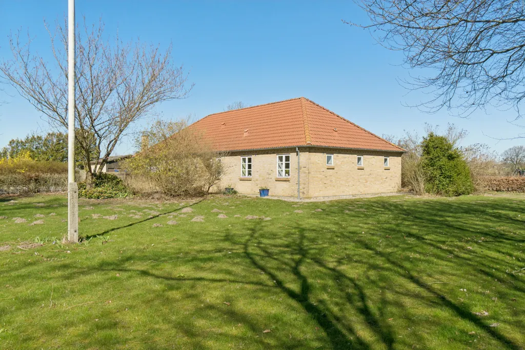 Giardino - Elevated Villa with Garden Views near Ellinge