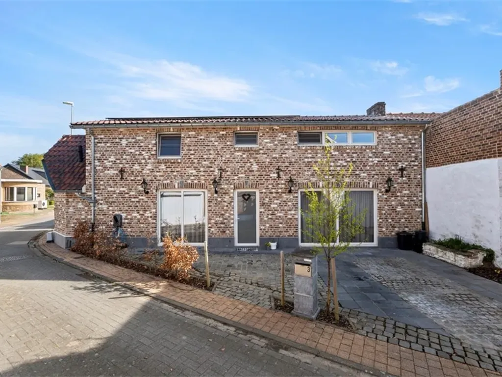 Extérieur - Maison Rénovée avec Jardin à Velm