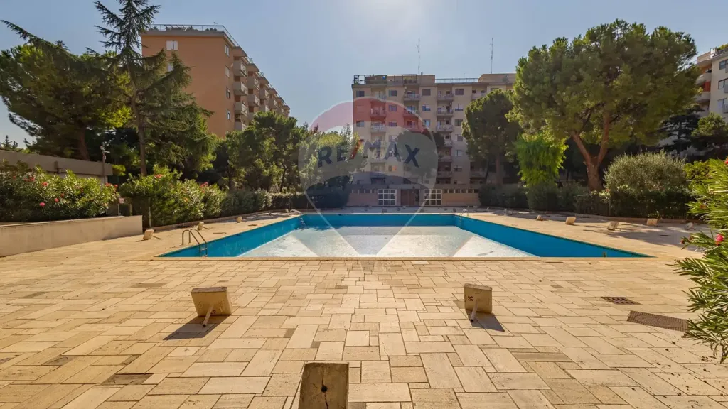 Bassein - Quadrilocale with Balcony and Park View in Bari