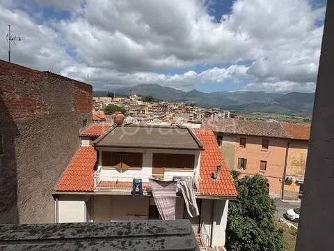 Balcon - Versatile Apartment with Balcony in Priverno
