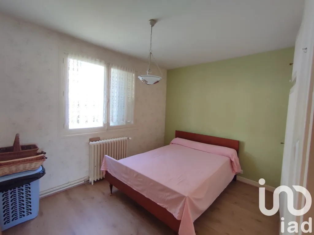 Chambres - Appartement T3 avec Balcon à Ussel