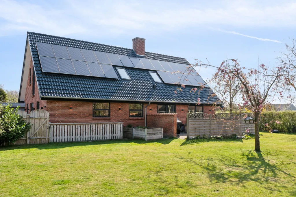Välivaade - Modernised Villa with Solar Panels in Ørum
