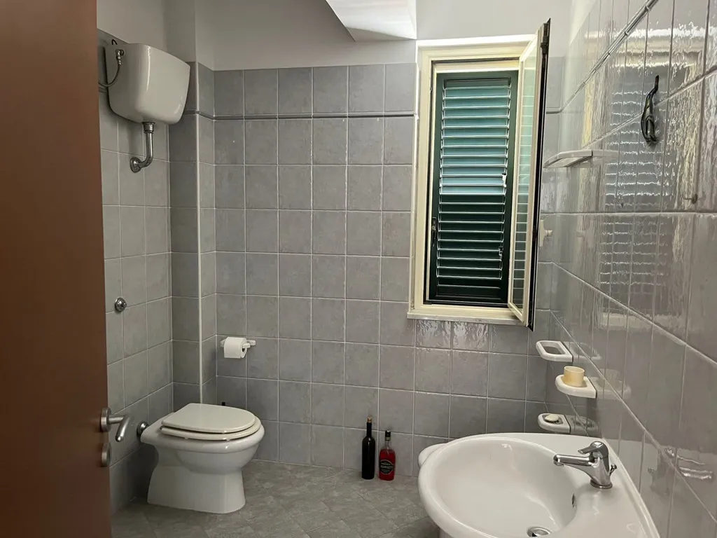 Bagni - Three-Bedroom Flat with Balconies in Siderno