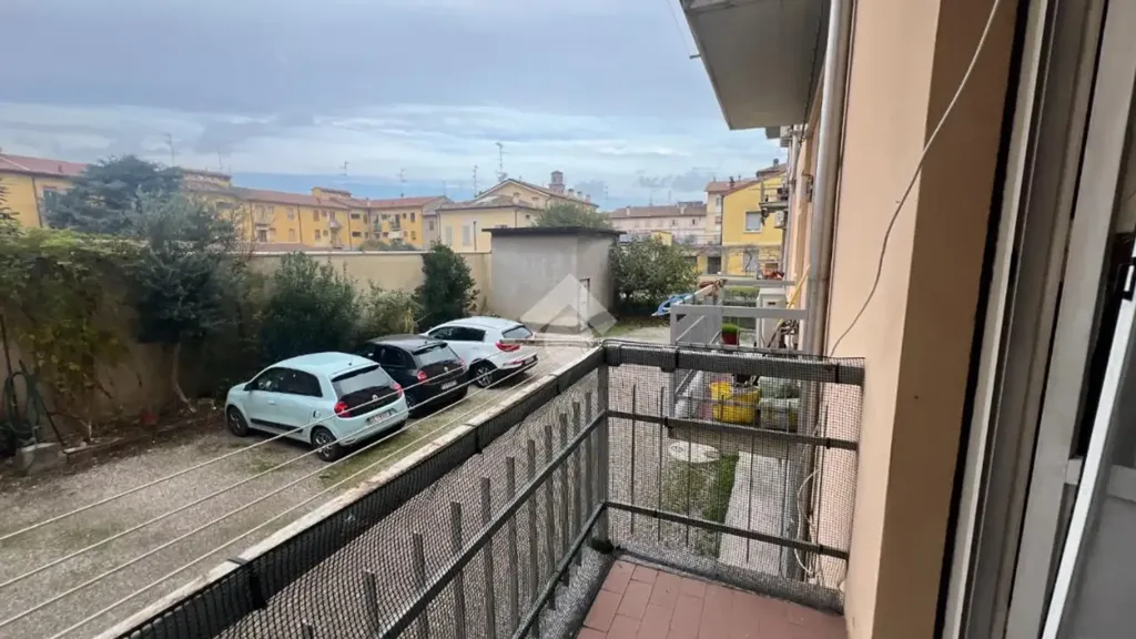 Balcon - Central Apartment with Balcony in Novellara