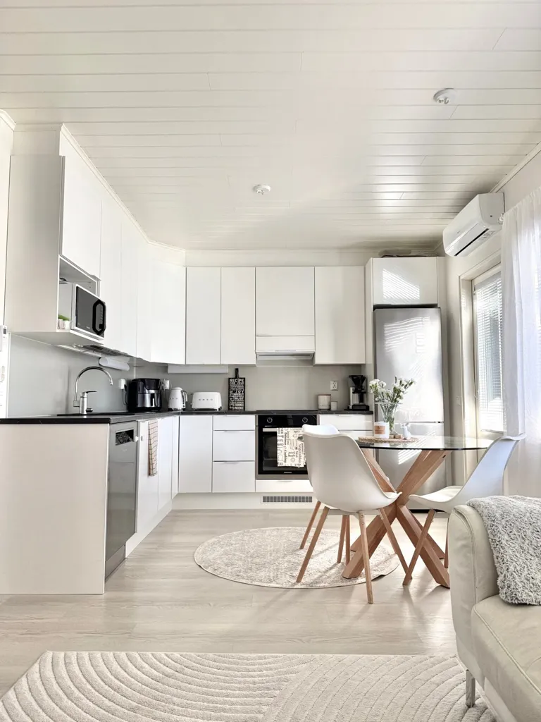 Köök - Modern 1st Floor Apartment with Sauna in Kärki