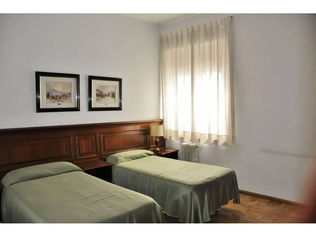 Chambres - 7-Bedroom Flat with Lift in Palencia