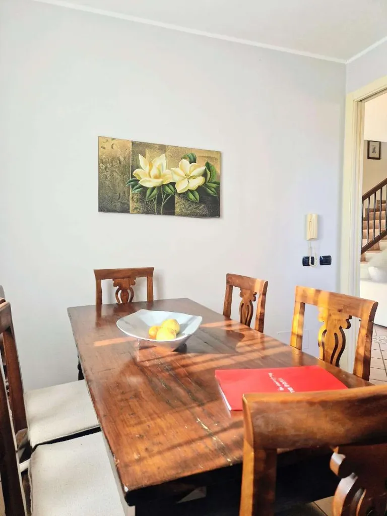 Sala da pranzo - Corner Semi-Detached Villa with Garden in Rubiera