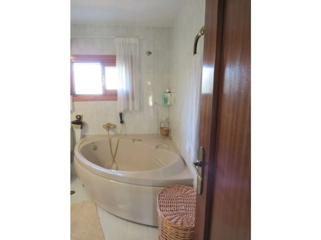 Salles de bain - Luxury House with South-Facing Views in Algete