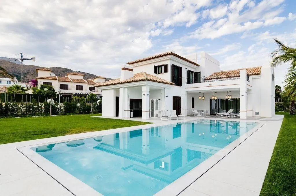 Bassein - Luxury Villa with Pool in Finestrat