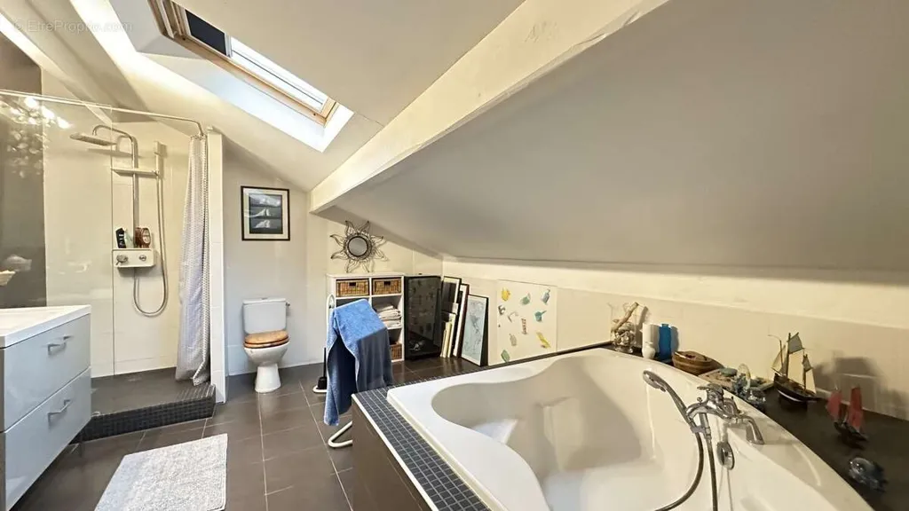 Salles de bain - Maison Basque avec Piscine à Mouguerre