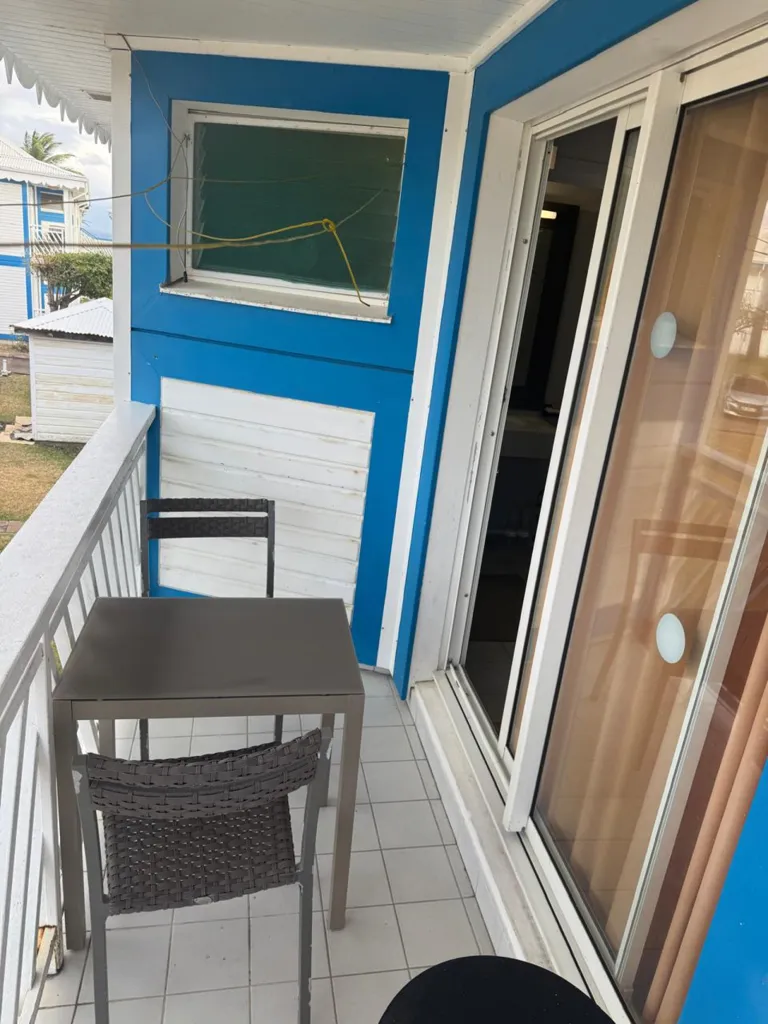 Balcon - Studio Meublé avec Accès Mer à Saint-François