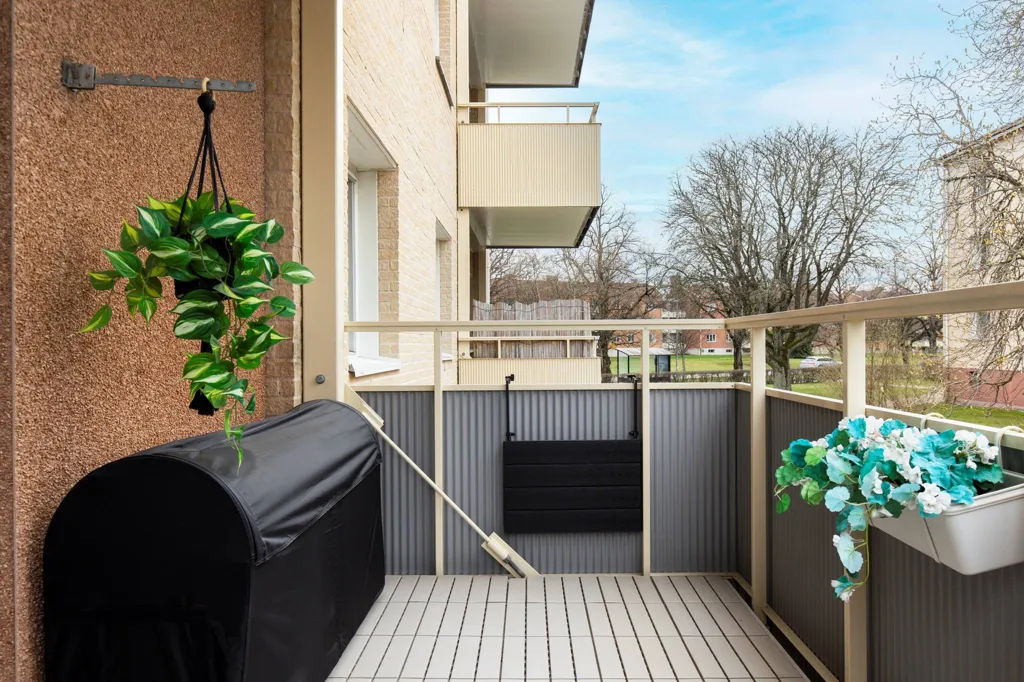 Balcone - Modern Two-Bedroom Flat with South-Facing Balcony