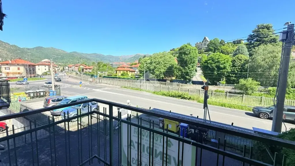 Balcon - Apartment with Three Balconies in Lanzo Torinese
