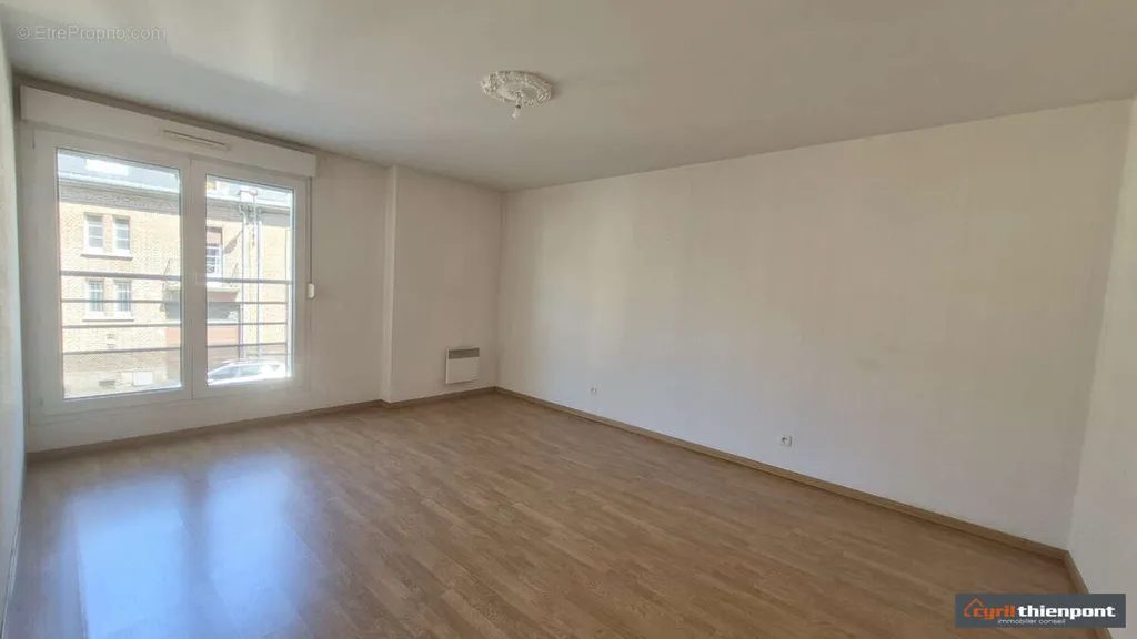Pièces - Appartement en Centre-ville avec Balcon à Abbeville